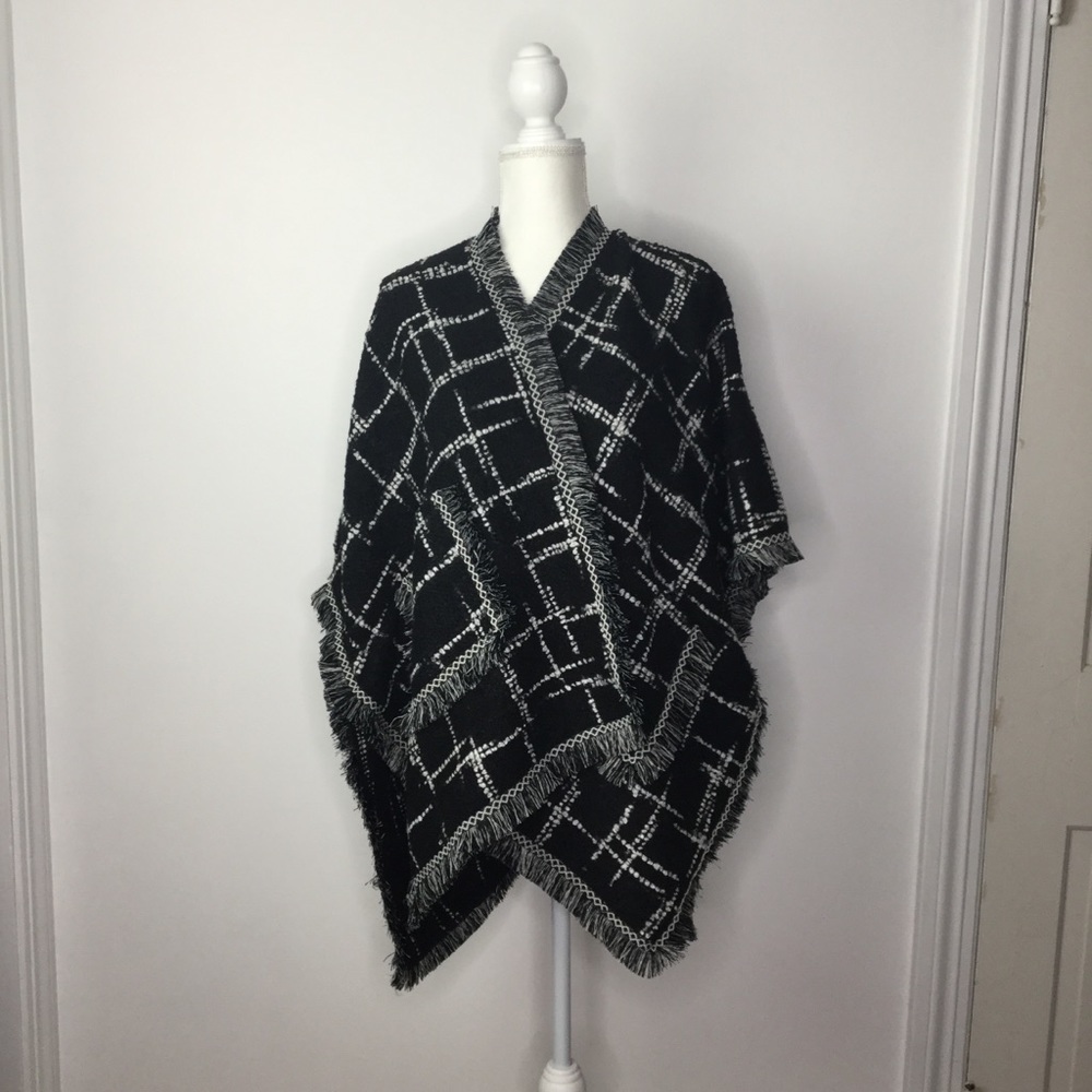 Lulla Ruana Poncho NEW
